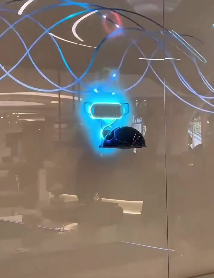 Meituan’s Bumblebee Robots Bring Autonomous Food Delivery to Shenzhen Airport Gates